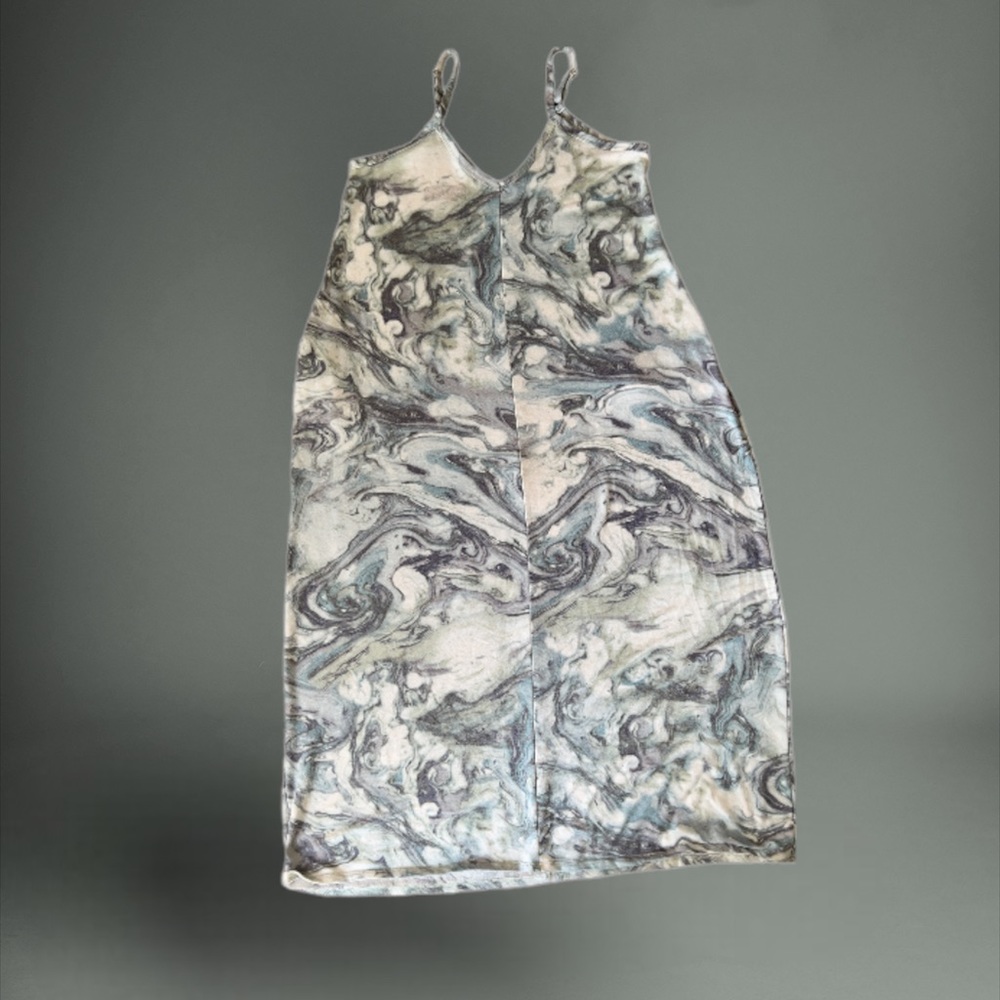 Zenana Dress Marble Maxi Dress with pockets medium sized runs bigger